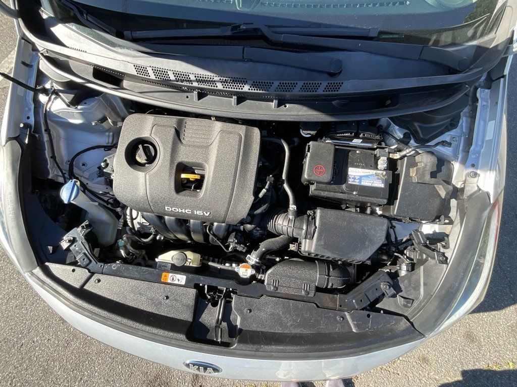 2017 Kia Forte LX - Photo 12