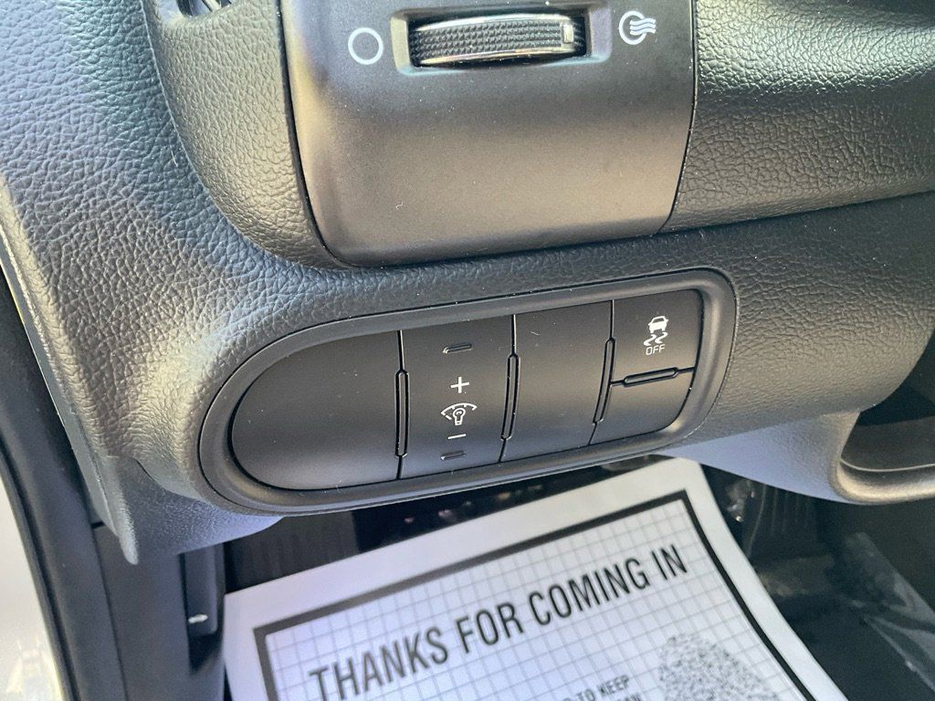 2017 Kia Forte LX - Photo 35