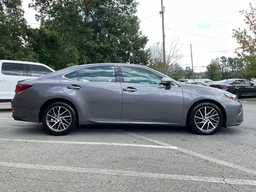 2016 Lexus ES 350 photo 2
