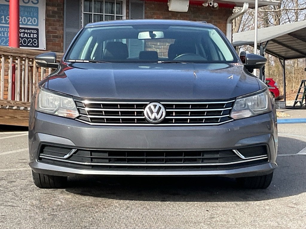 Used 2017 Volkswagen Passat 1.8T SE Sedan