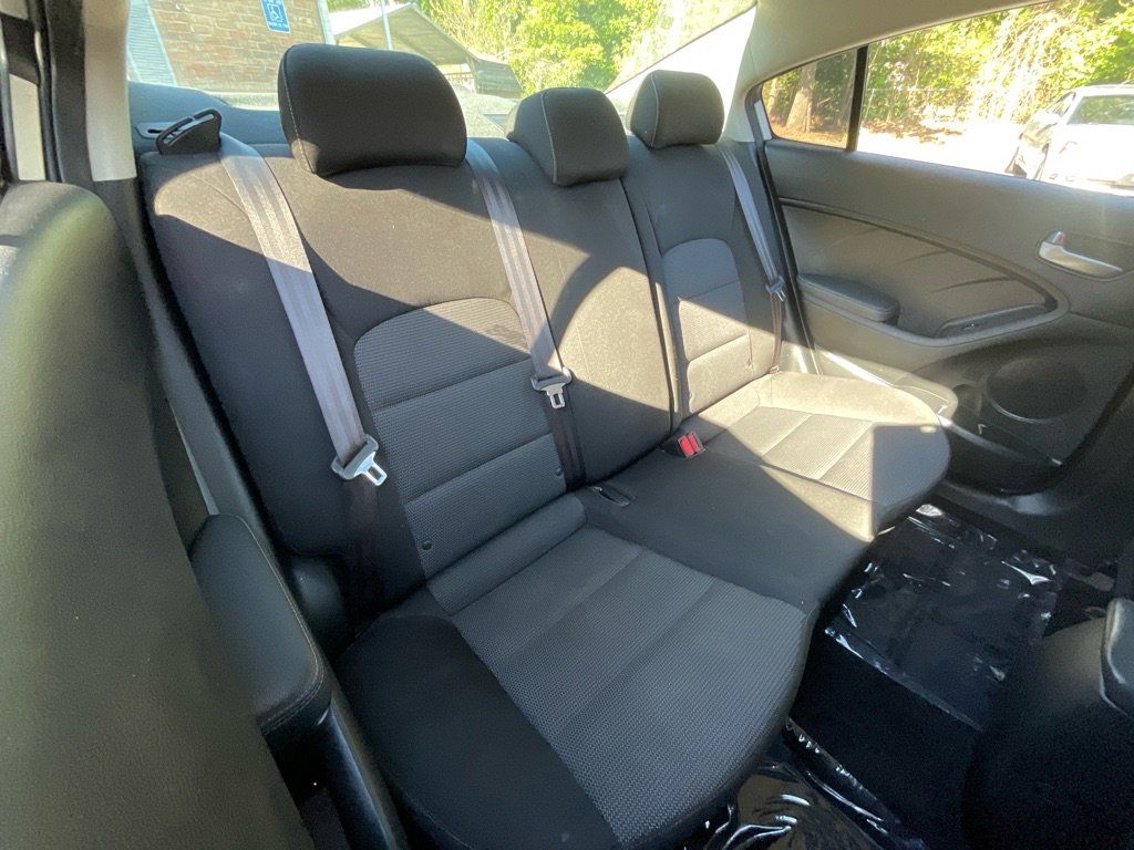 2017 Kia Forte LX - Photo 29