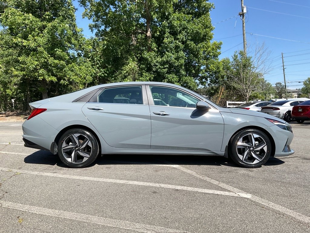 Used 2022 Hyundai Elantra SEL Sedan