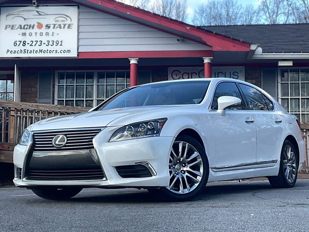 2015 Lexus LS Base's photo