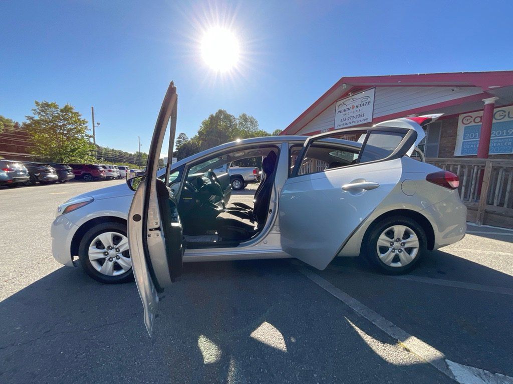2017 Kia Forte LX - Photo 31