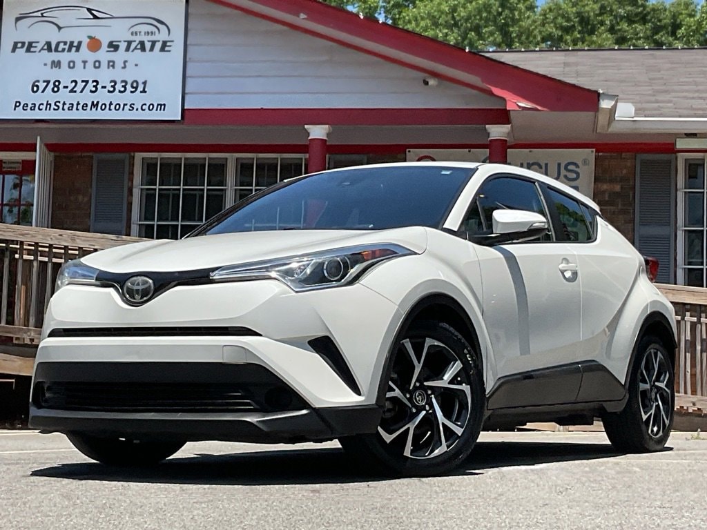 2019 Toyota C-HR XLE's photo
