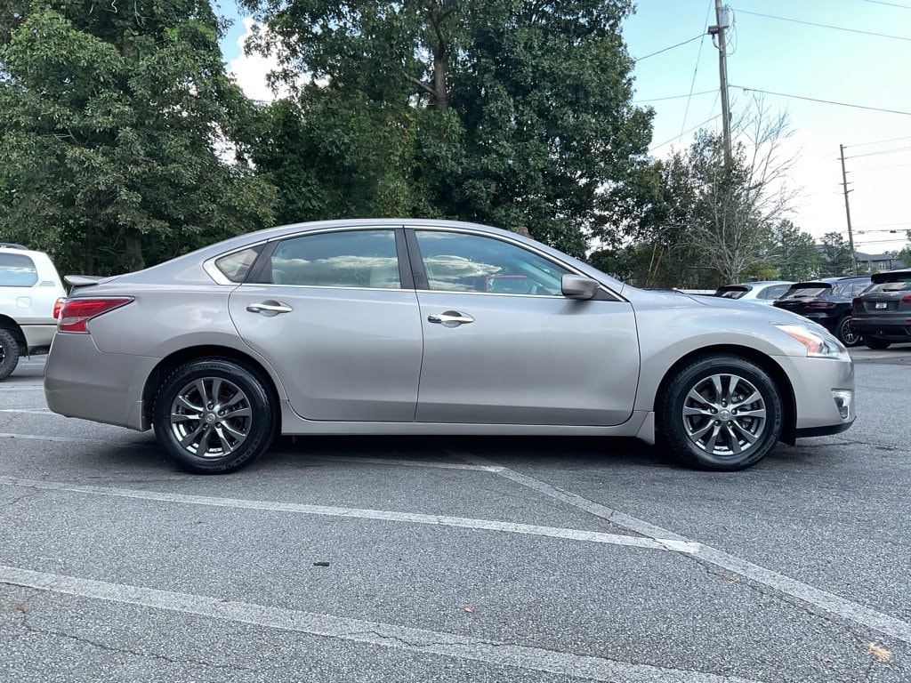 Used 2015 Nissan Altima 2.5 S 4dr Car