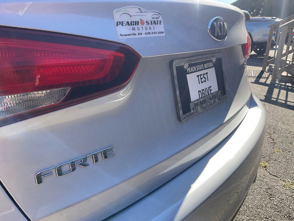 2017 Kia Forte LX - Photo 9