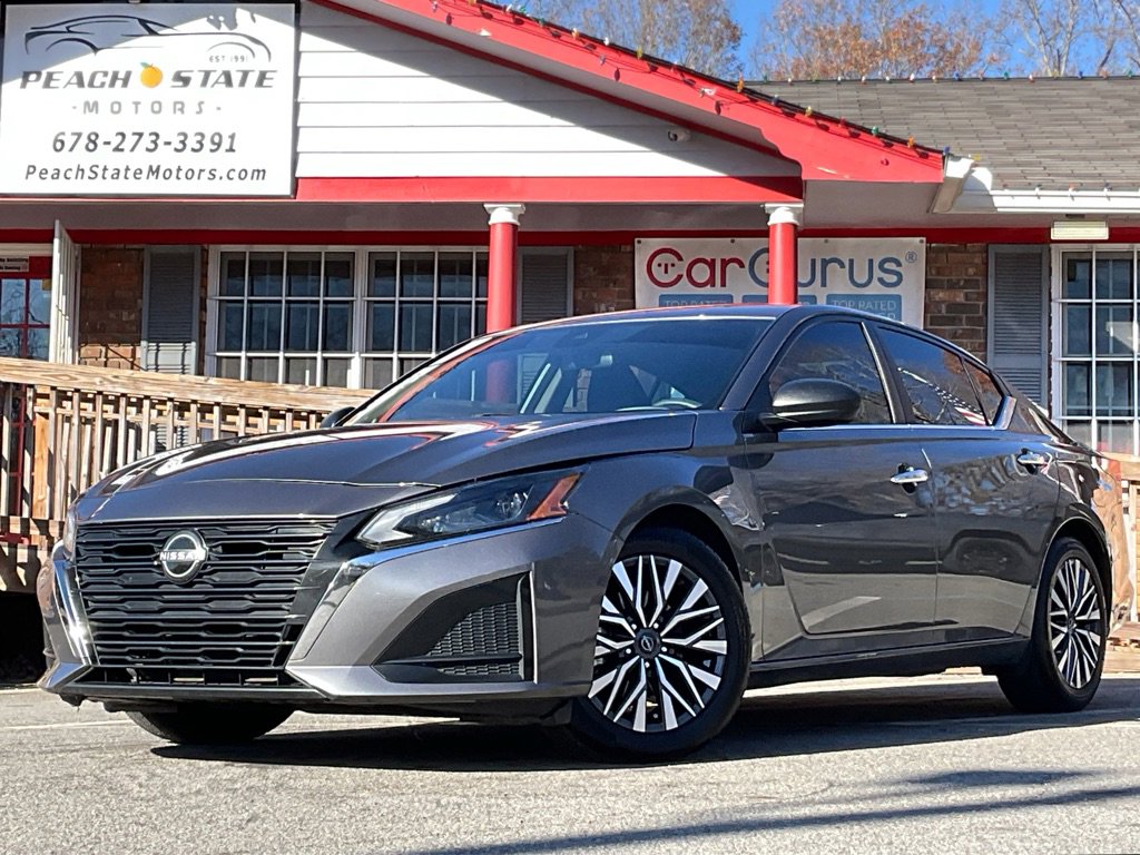 2024 Nissan Altima SV's photo