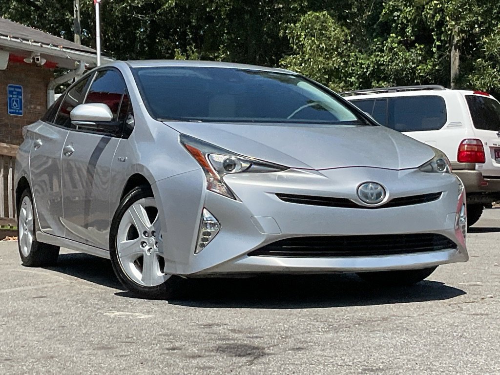 2017 Toyota Prius Four Touring photo 3