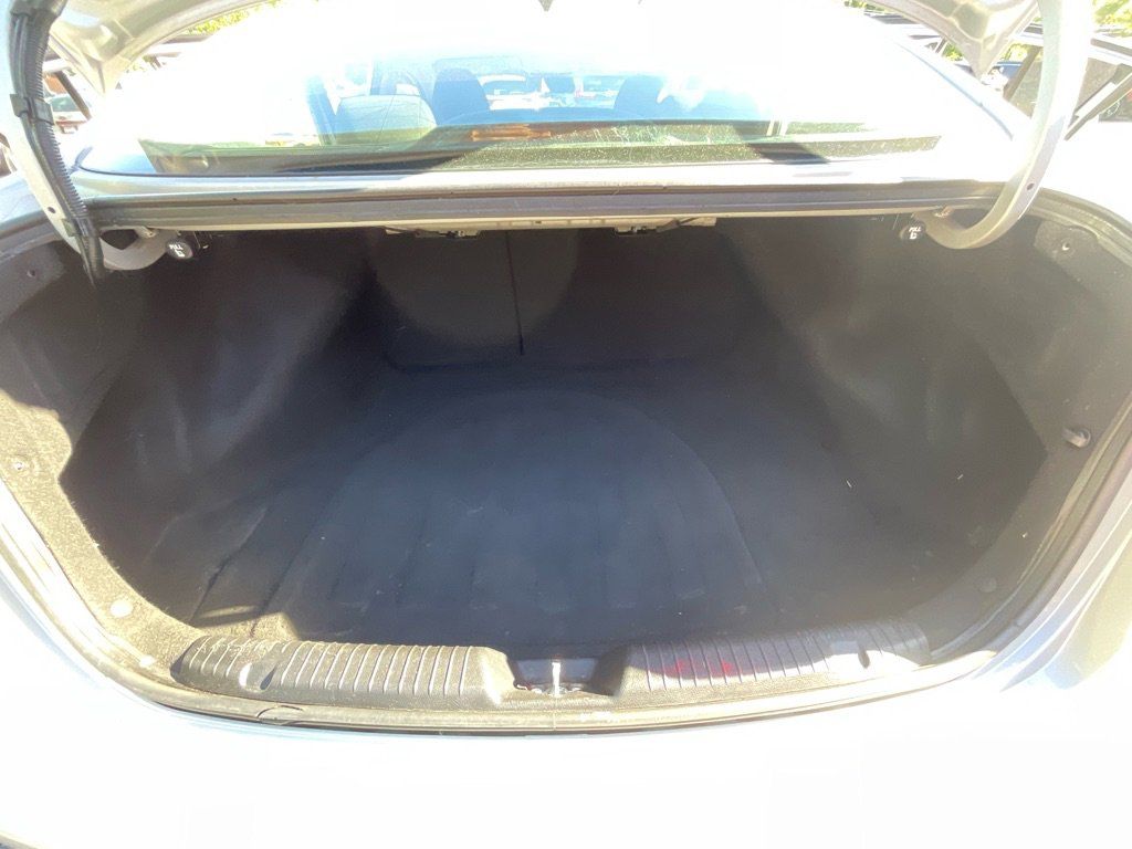 2017 Kia Forte LX - Photo 32