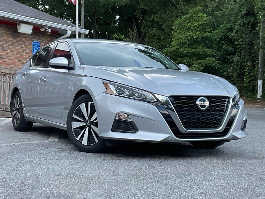 Used 2022 Nissan Altima 2.5 SV Sedan