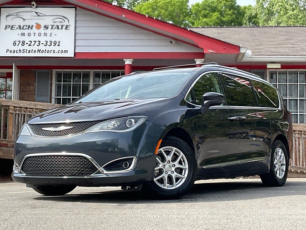 2020 Chrysler Pacifica Touring L's photo
