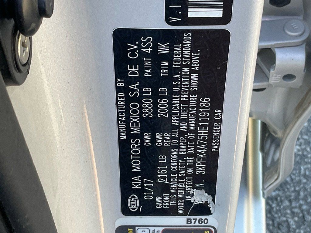 2017 Kia Forte LX - Photo 40