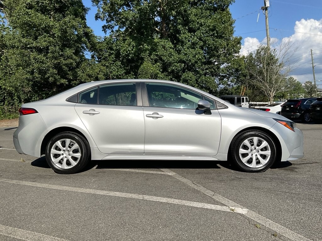 Used 2024 Toyota Corolla LE 4dr Car