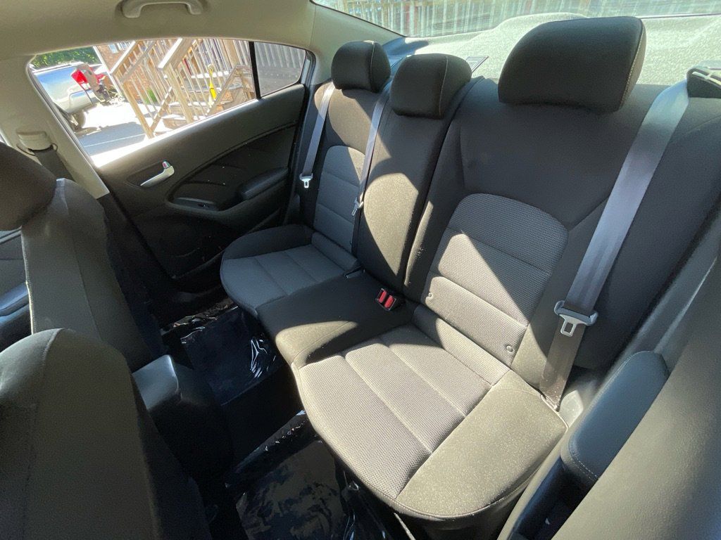 2017 Kia Forte LX - Photo 26