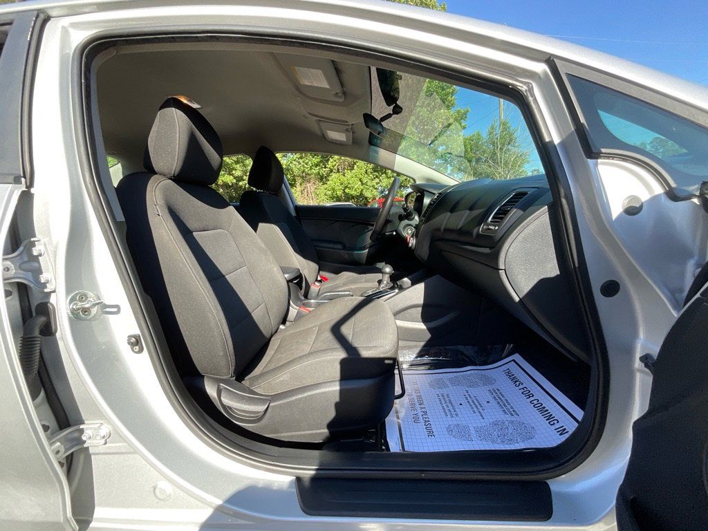 2017 Kia Forte LX - Photo 16