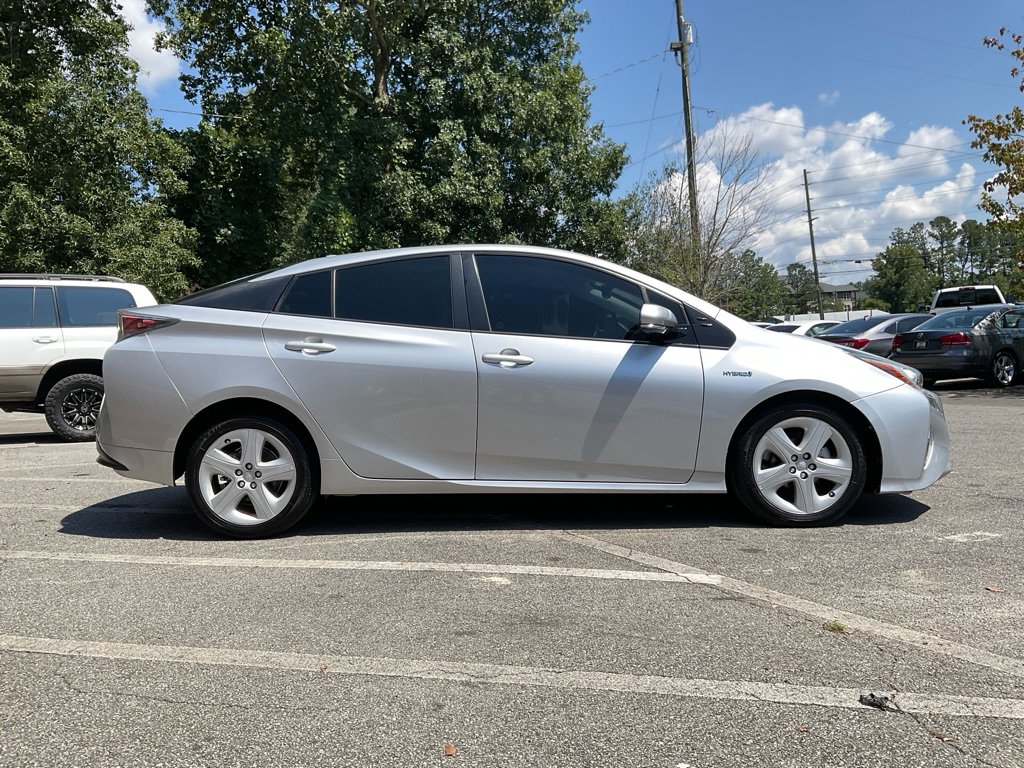2017 Toyota Prius Four Touring photo 4