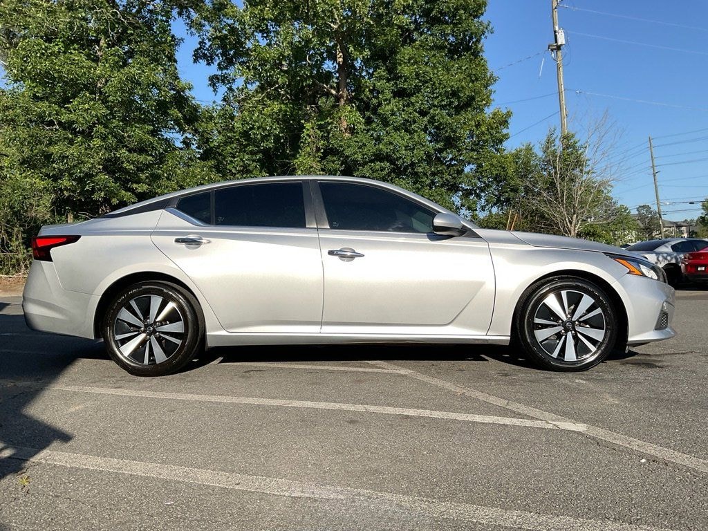 Used 2022 Nissan Altima 2.5 SV Sedan