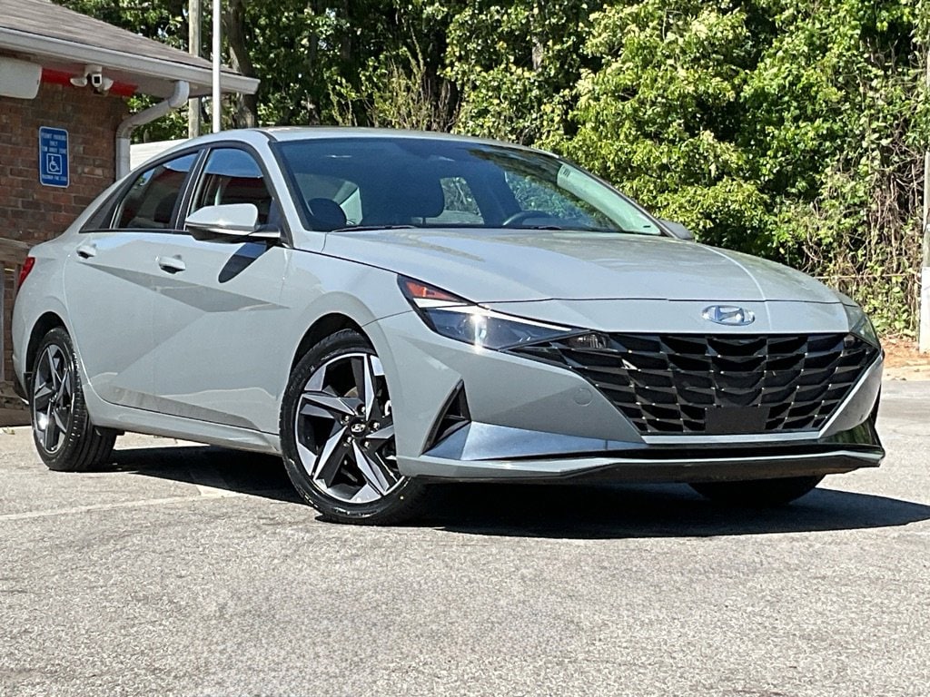 Used 2022 Hyundai Elantra SEL Sedan