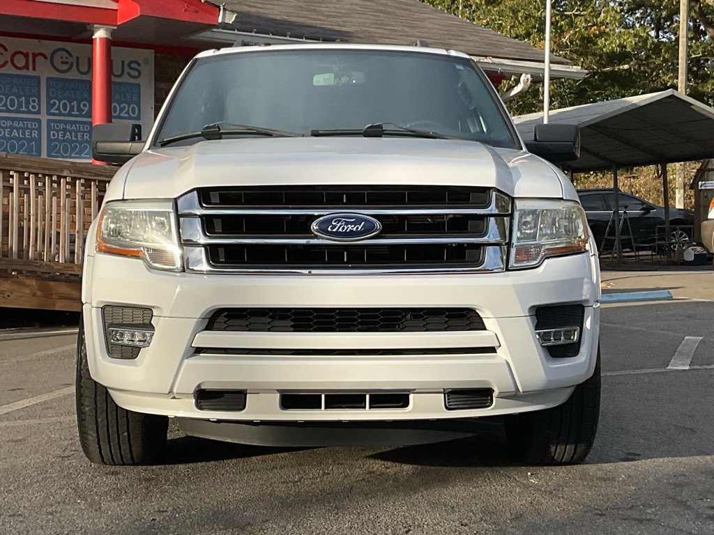 2015 Ford Expedition XLT photo 2
