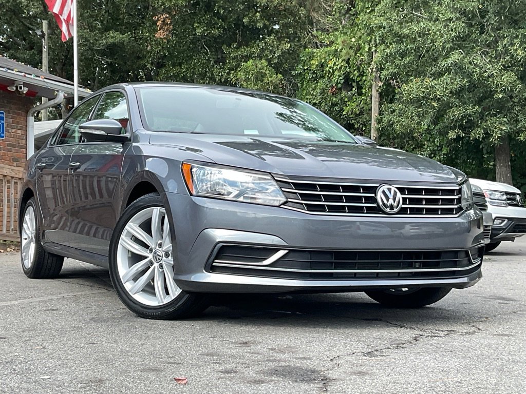 2019 Volkswagen Passat 2.0T Wolfsburg Edition photo 2