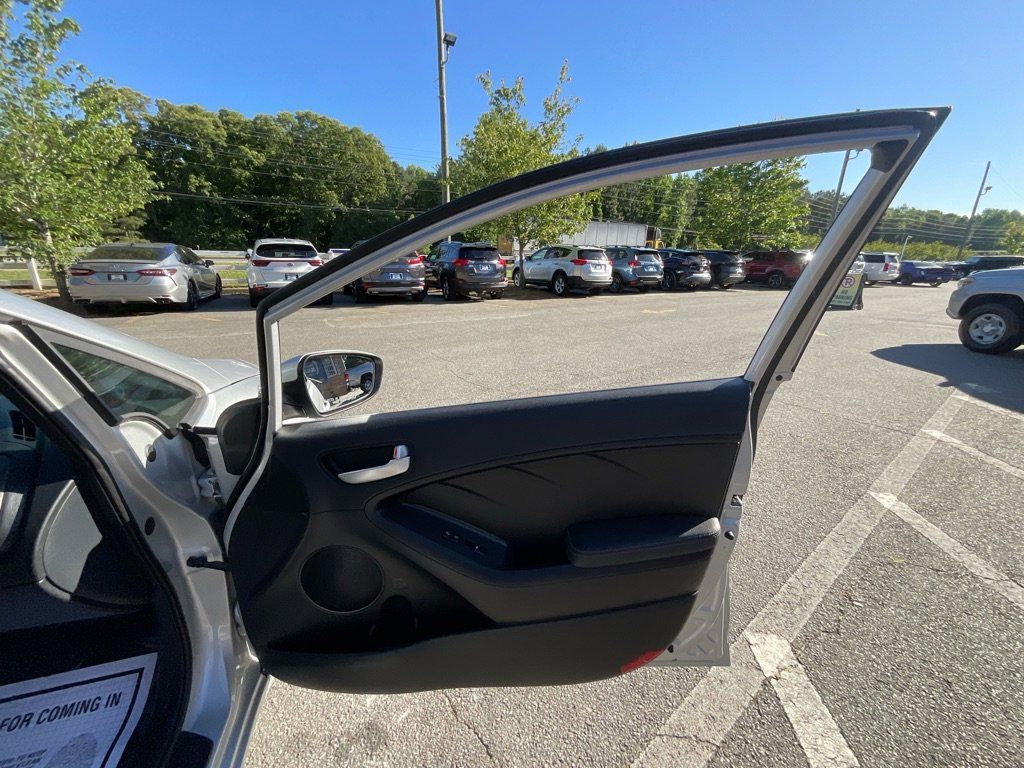 2017 Kia Forte LX - Photo 36