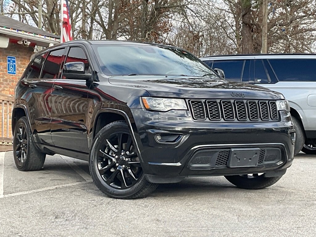 Used 2018 Jeep Grand Cherokee Laredo RWD SUV