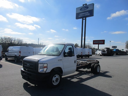 2024 Ford E-350 Cutaway Base VAN