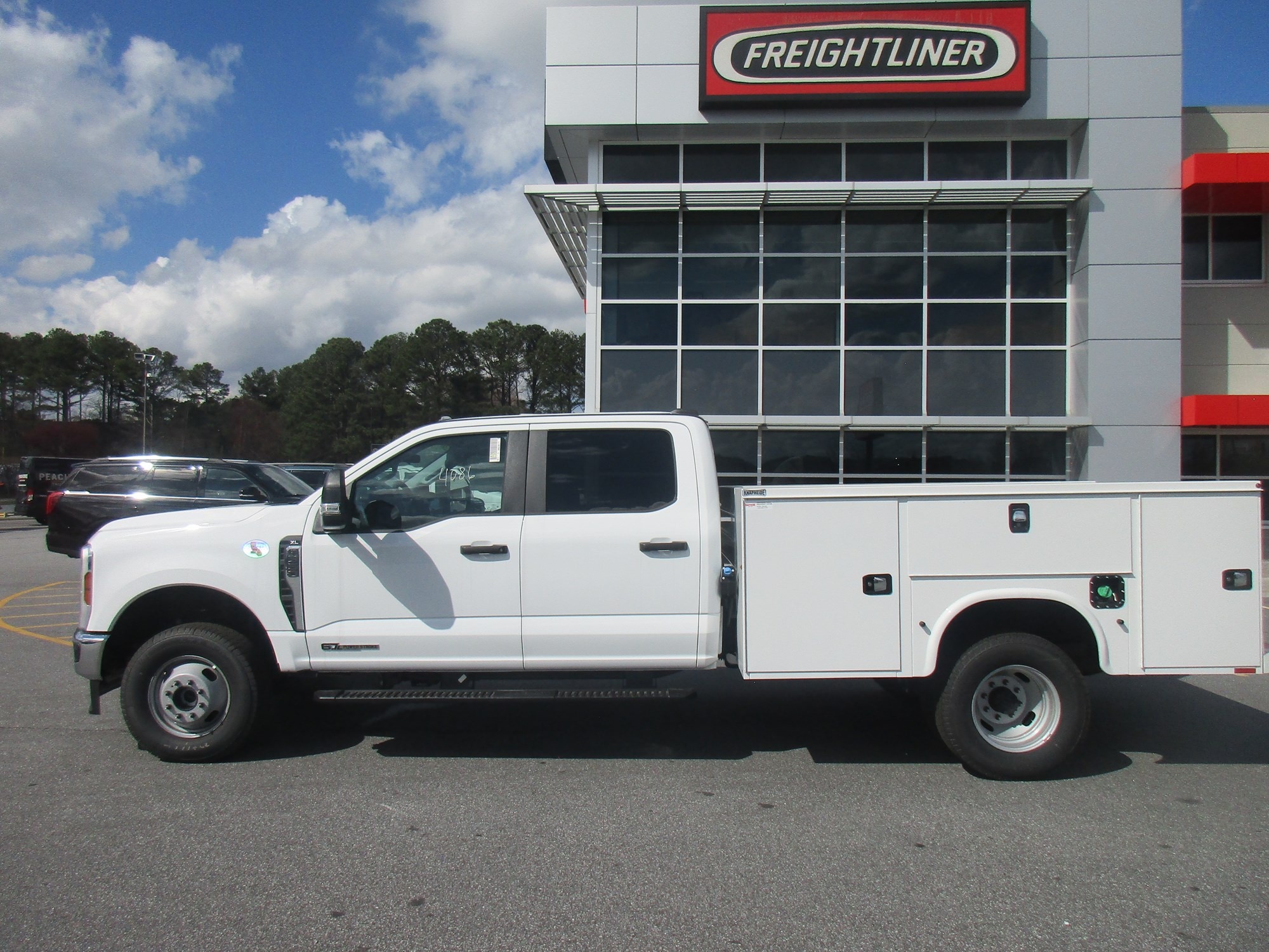 2026 Ford F-350 Super Duty Chassis Cab XL - Photo 7