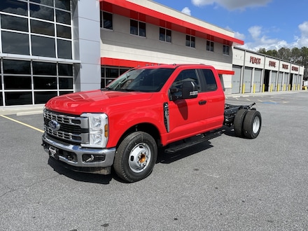 2026 Ford F-350 Chassis TRUCK