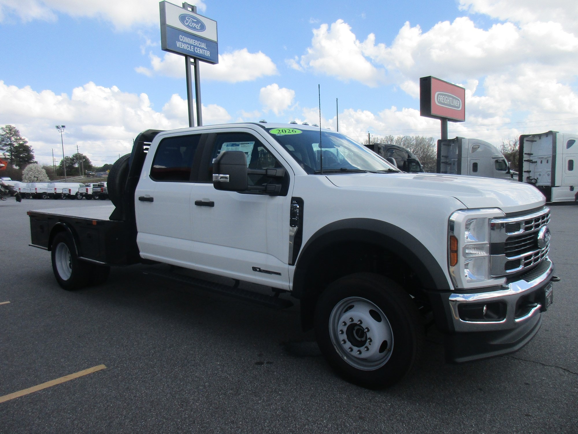 2026 Ford F-450 Super Duty Chassis Cab XL - Photo 3