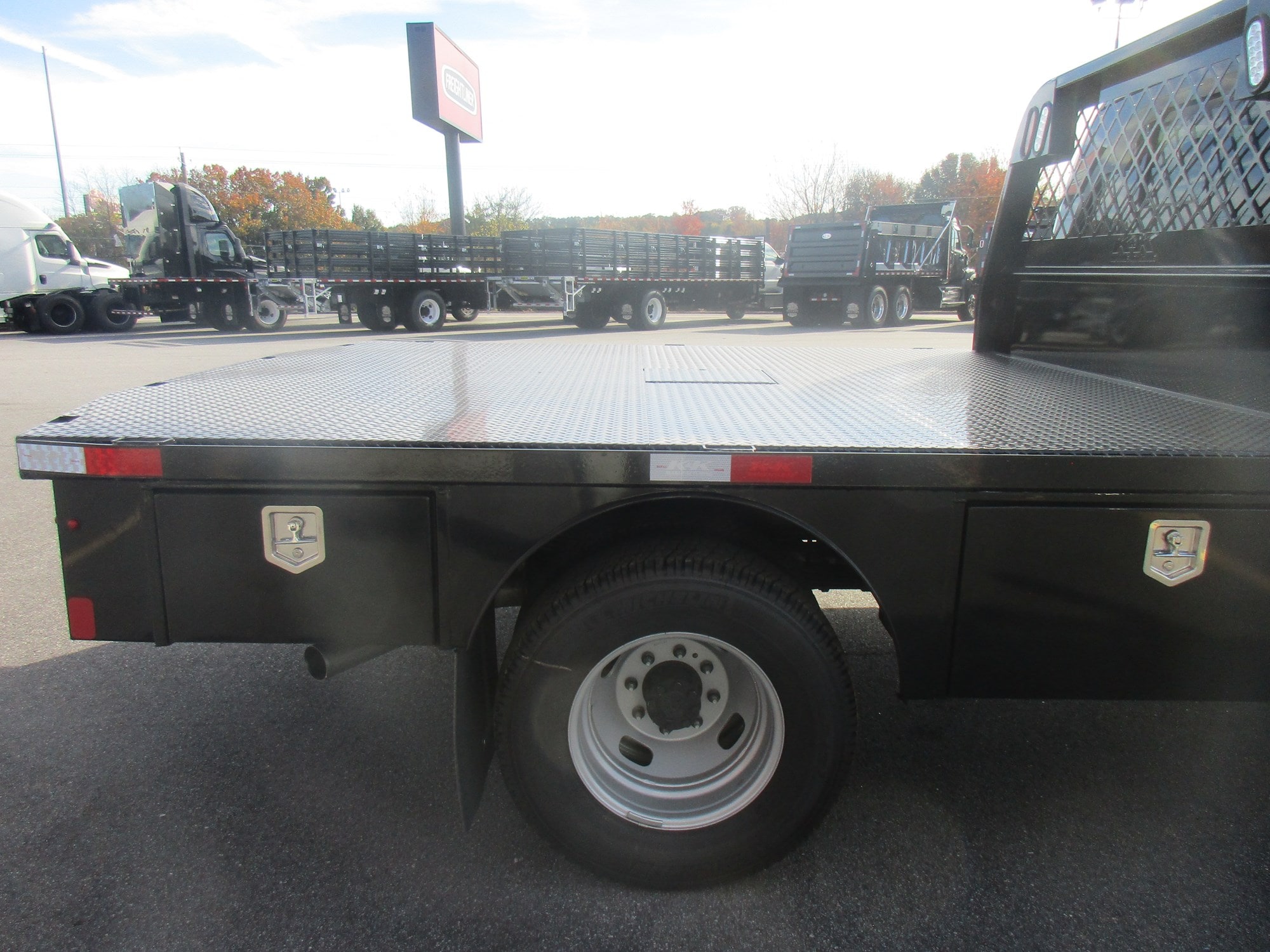 2026 Ford F-350 Super Duty Chassis Cab XL - Photo 10
