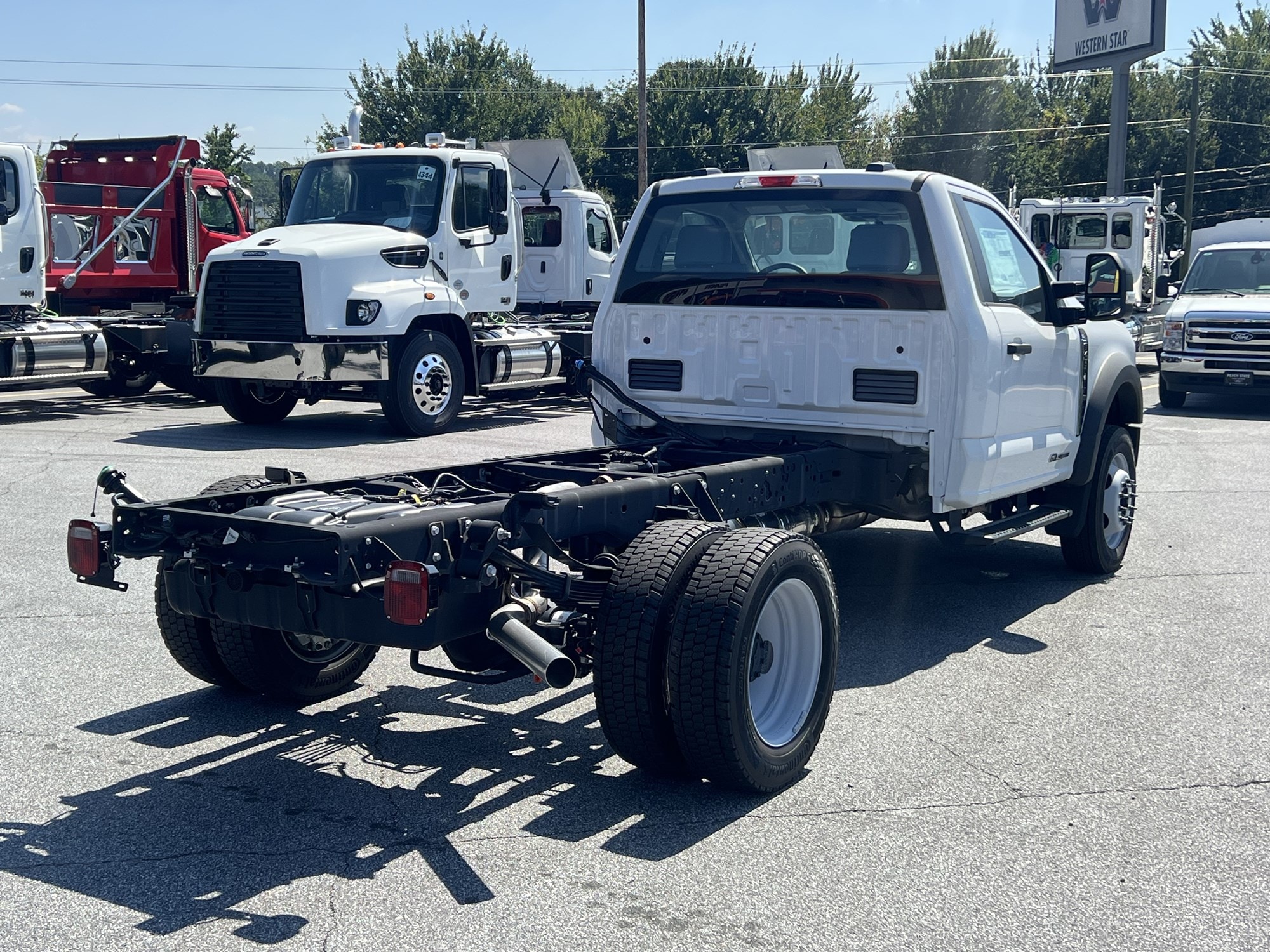 2026 Ford F-450 Super Duty Chassis Cab XL - Photo 16