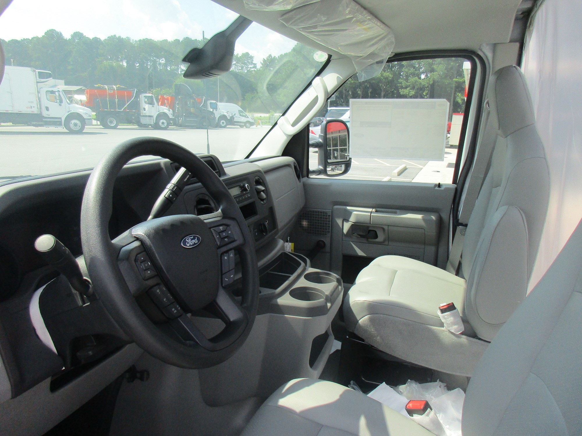 2024 Ford E-Series Cutaway Base - Photo 9