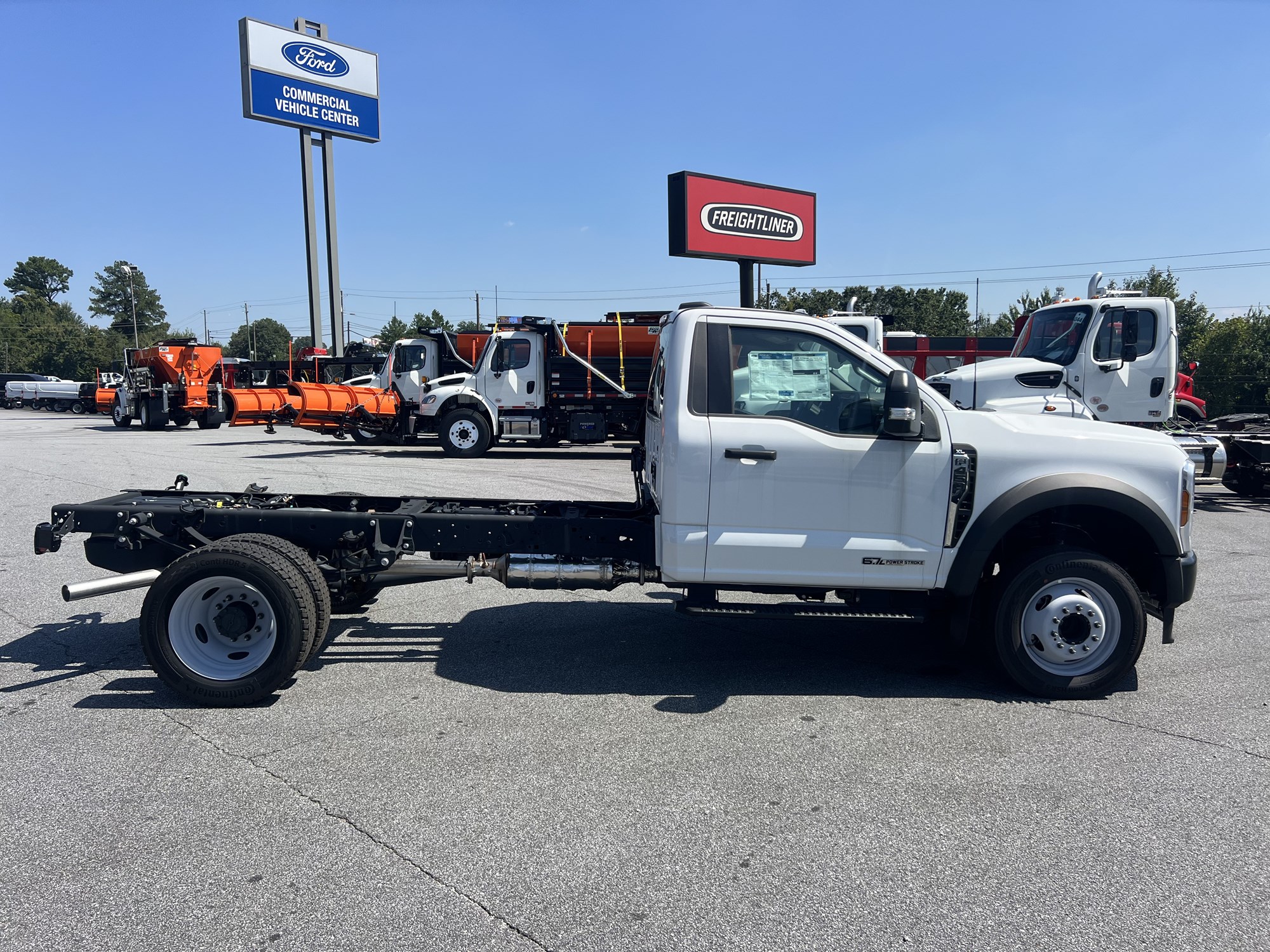 2026 Ford F-450 Super Duty Chassis Cab XL - Photo 17