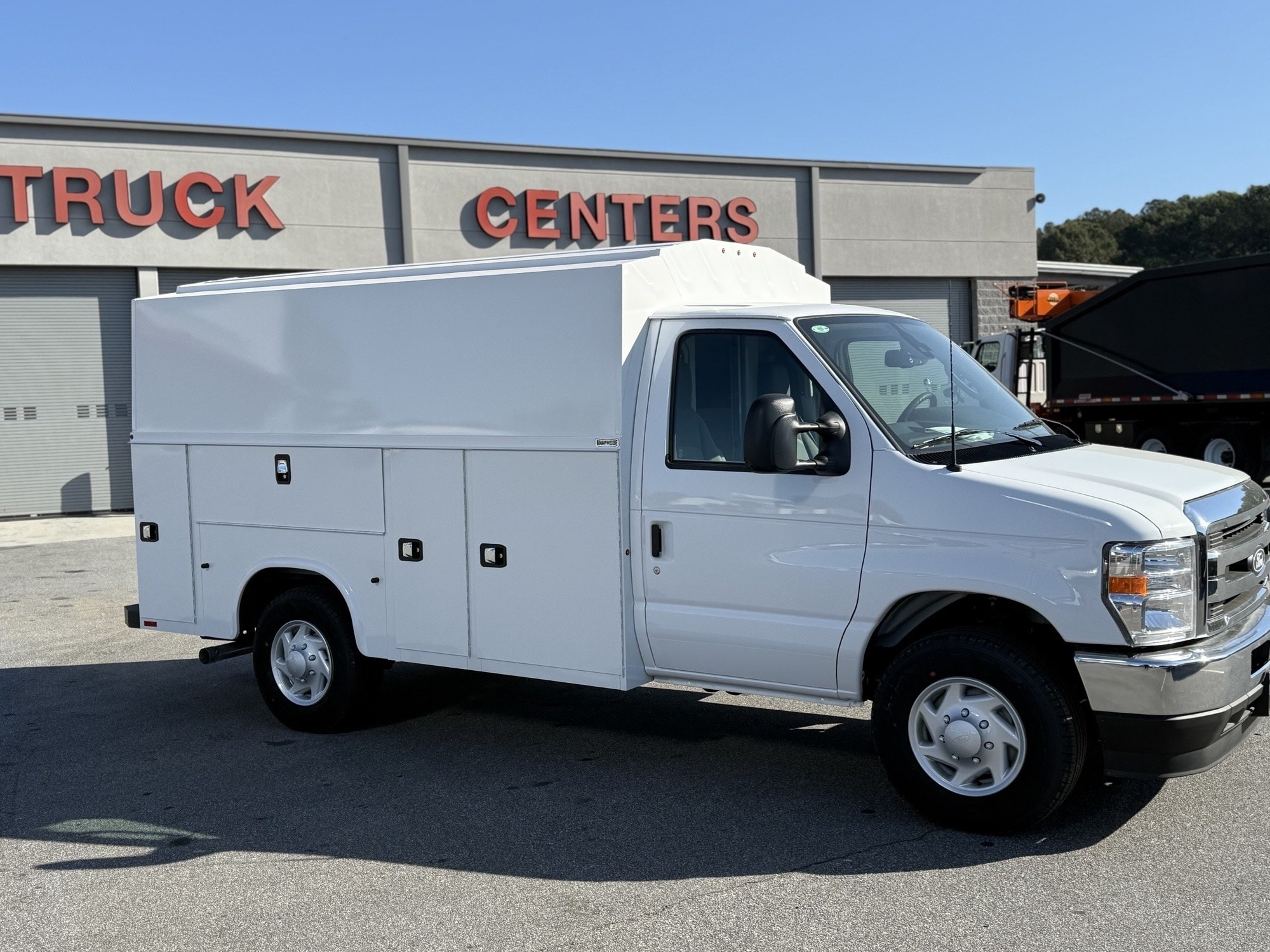 2026 Ford E-Series SRW E-350 Super Duty 138 in WB's photo