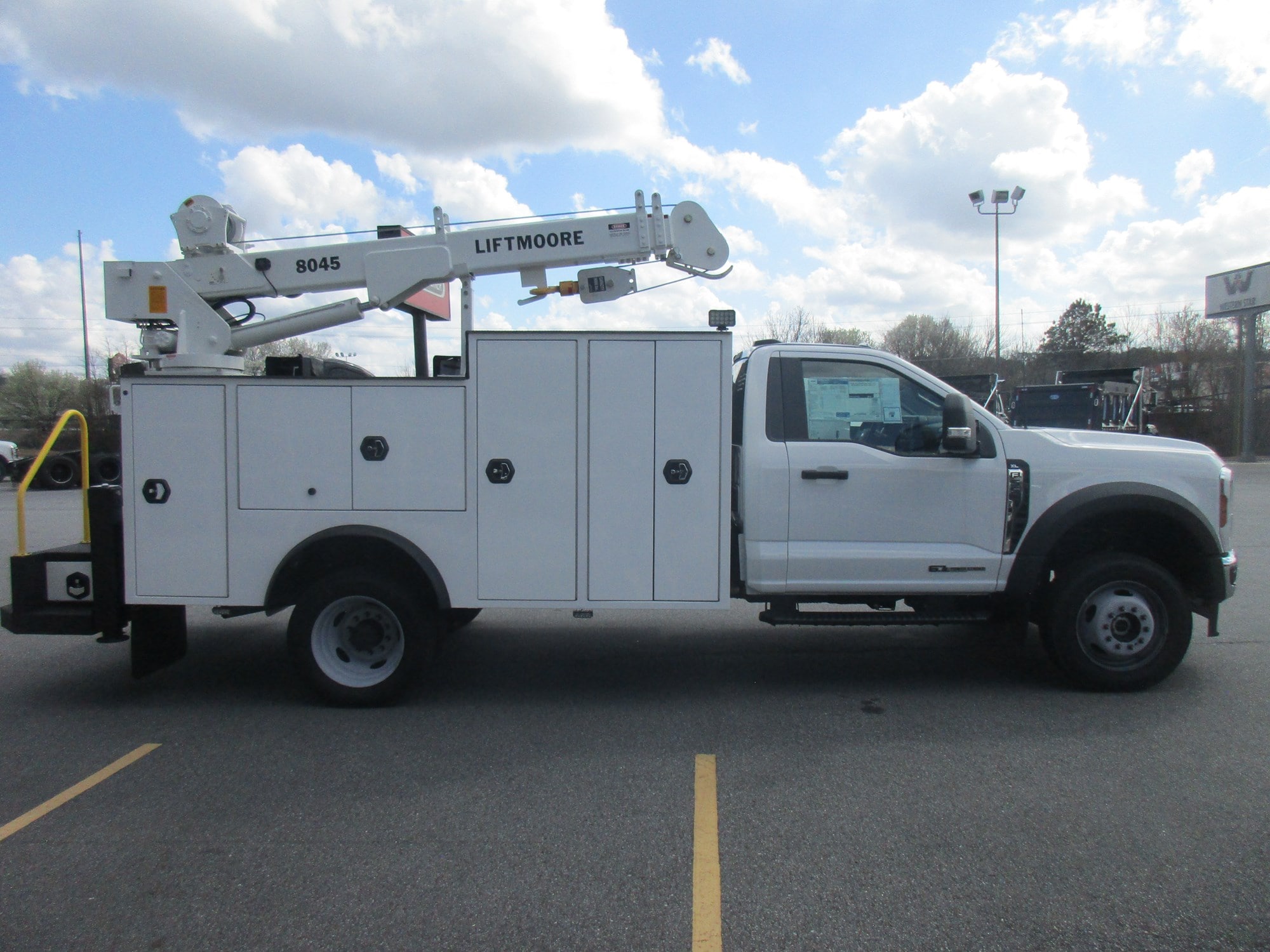 2025 Ford F-550 Super Duty Chassis Cab XL - Photo 4