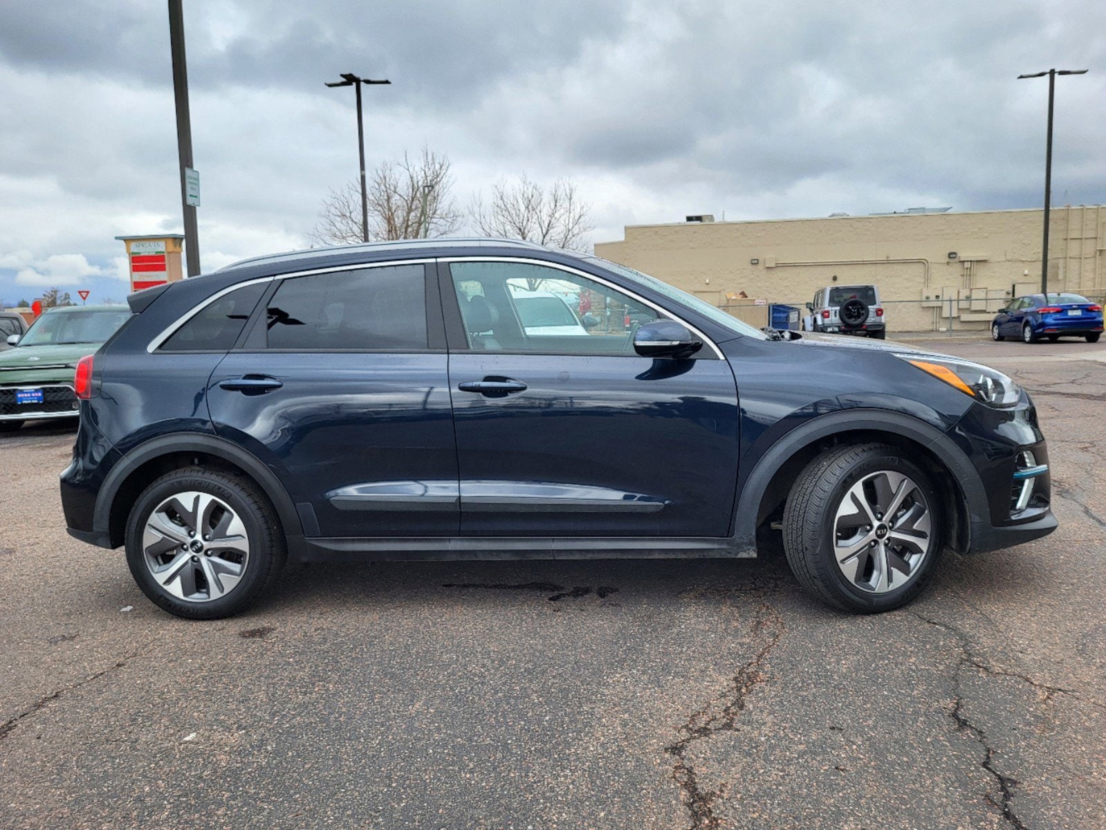 Certified 2020 Kia Niro EX Premium with VIN KNDCE3LG2L5074441 for sale in Littleton, CO