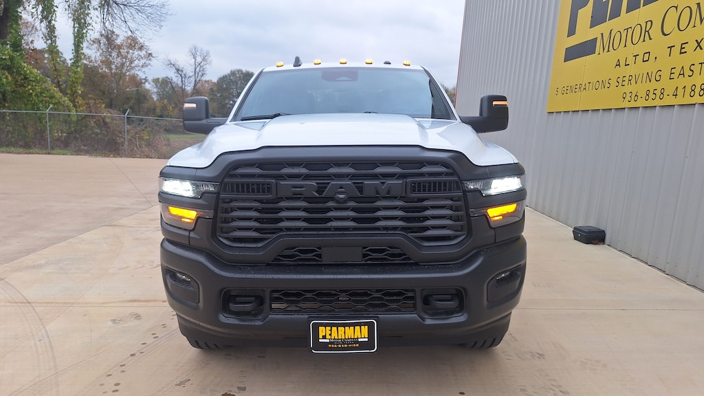 New 2026 Ram 3500 TRADESMAN CREW CAB 4X4 8' BOX Pickup