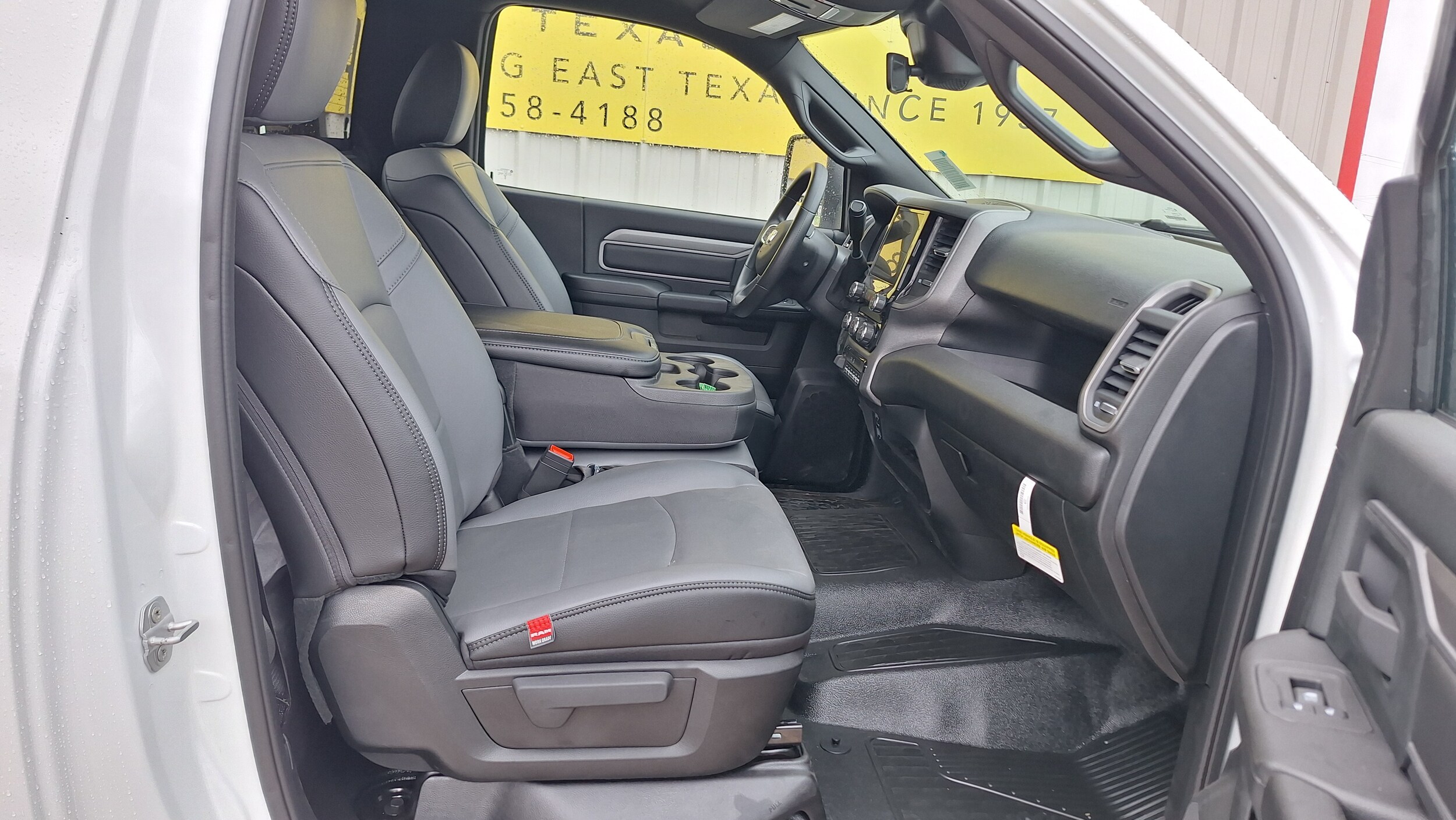 2026 RAM 3500 Chassis Tradesman - Photo 8
