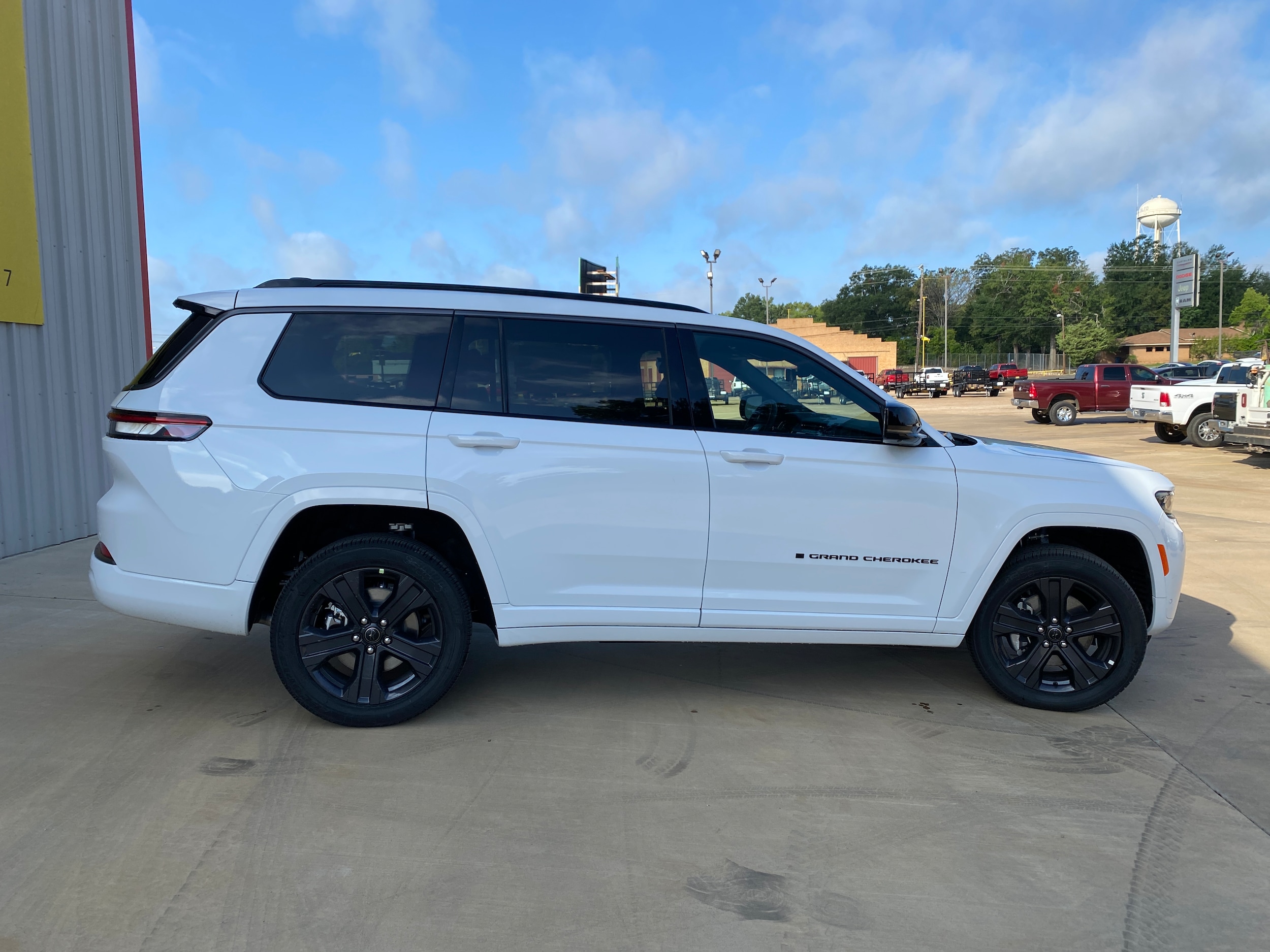 2027 Jeep Grand Cherokee L