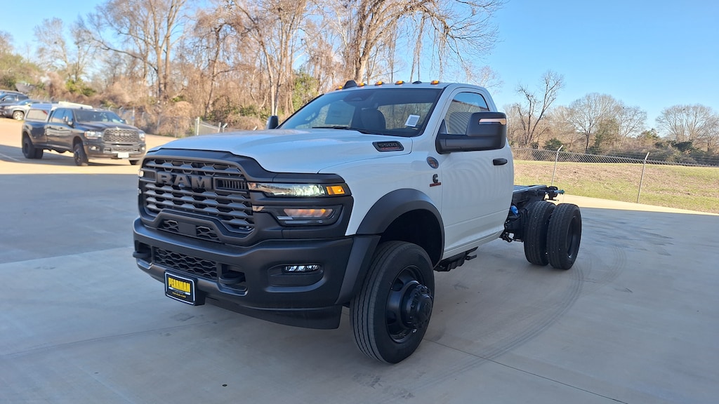 New 2026 Ram 5500 Chassis Cab TRADESMAN REGULAR 4X4 60' CA Pickup
