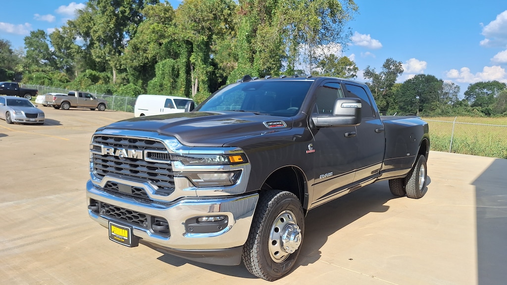 New 2026 Ram 3500 LONE STAR CREW CAB 4X4 8' BOX Pickup