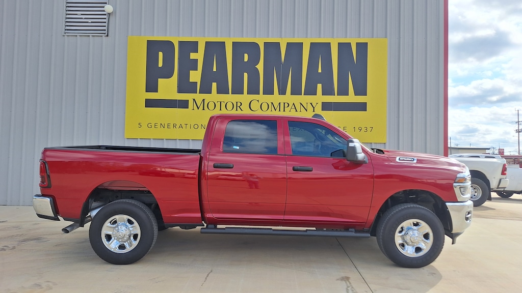 New 2026 Ram 2500 TRADESMAN CREW CAB 4X4 6'4 BOX Pickup