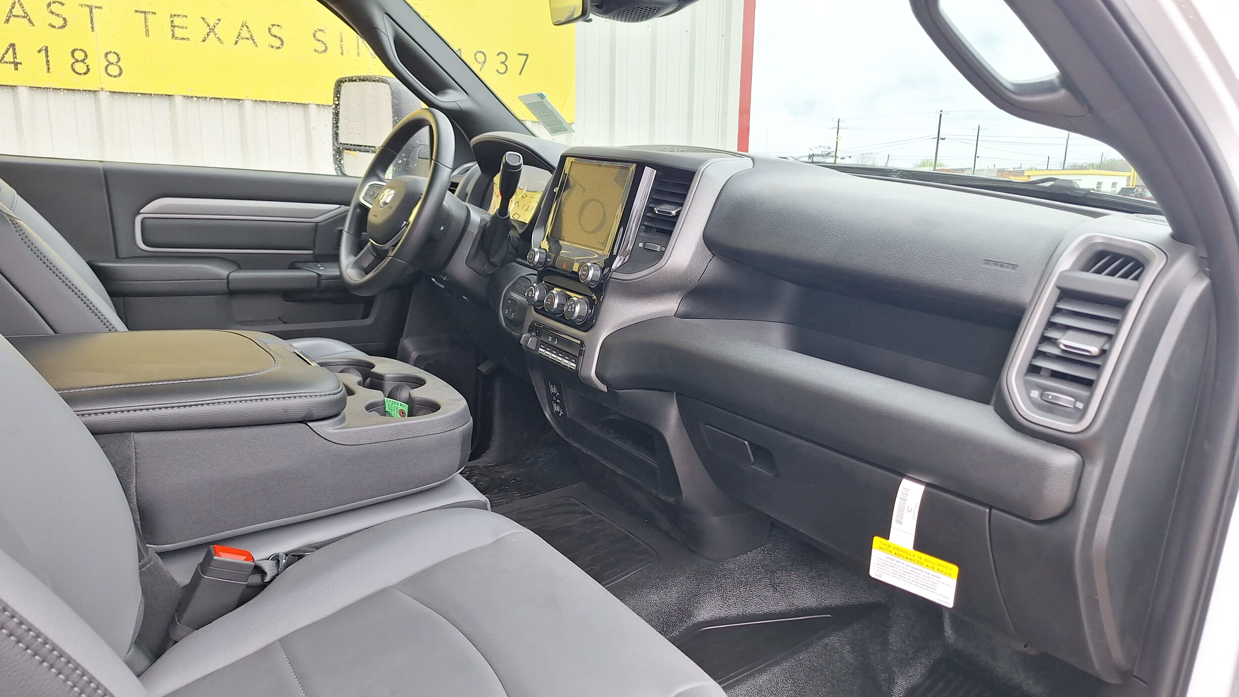 2026 RAM 3500 Chassis Tradesman - Photo 9