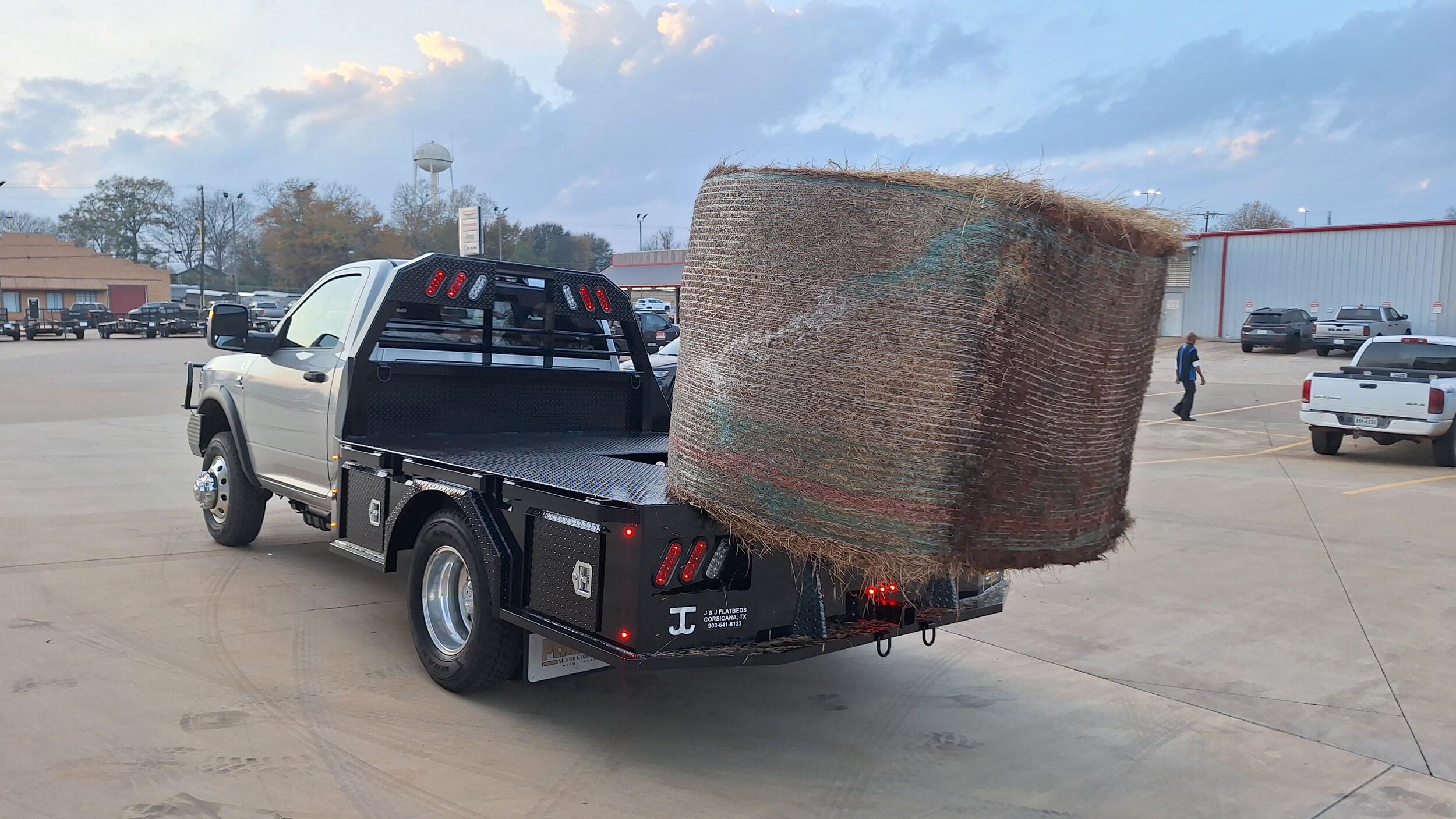2026 RAM 3500 Chassis Tradesman - Photo 9