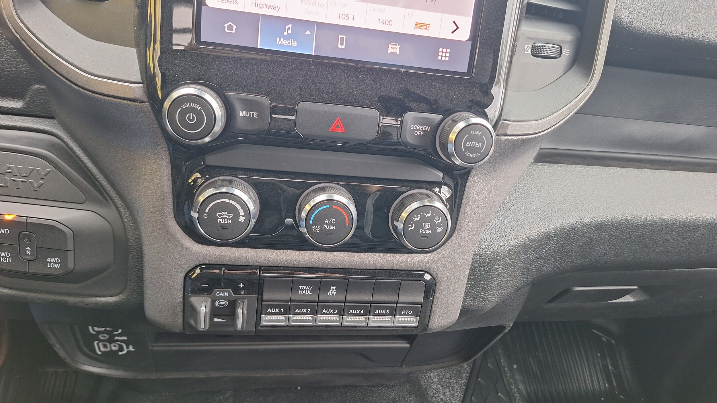 2026 RAM 3500 Chassis Tradesman - Photo 18