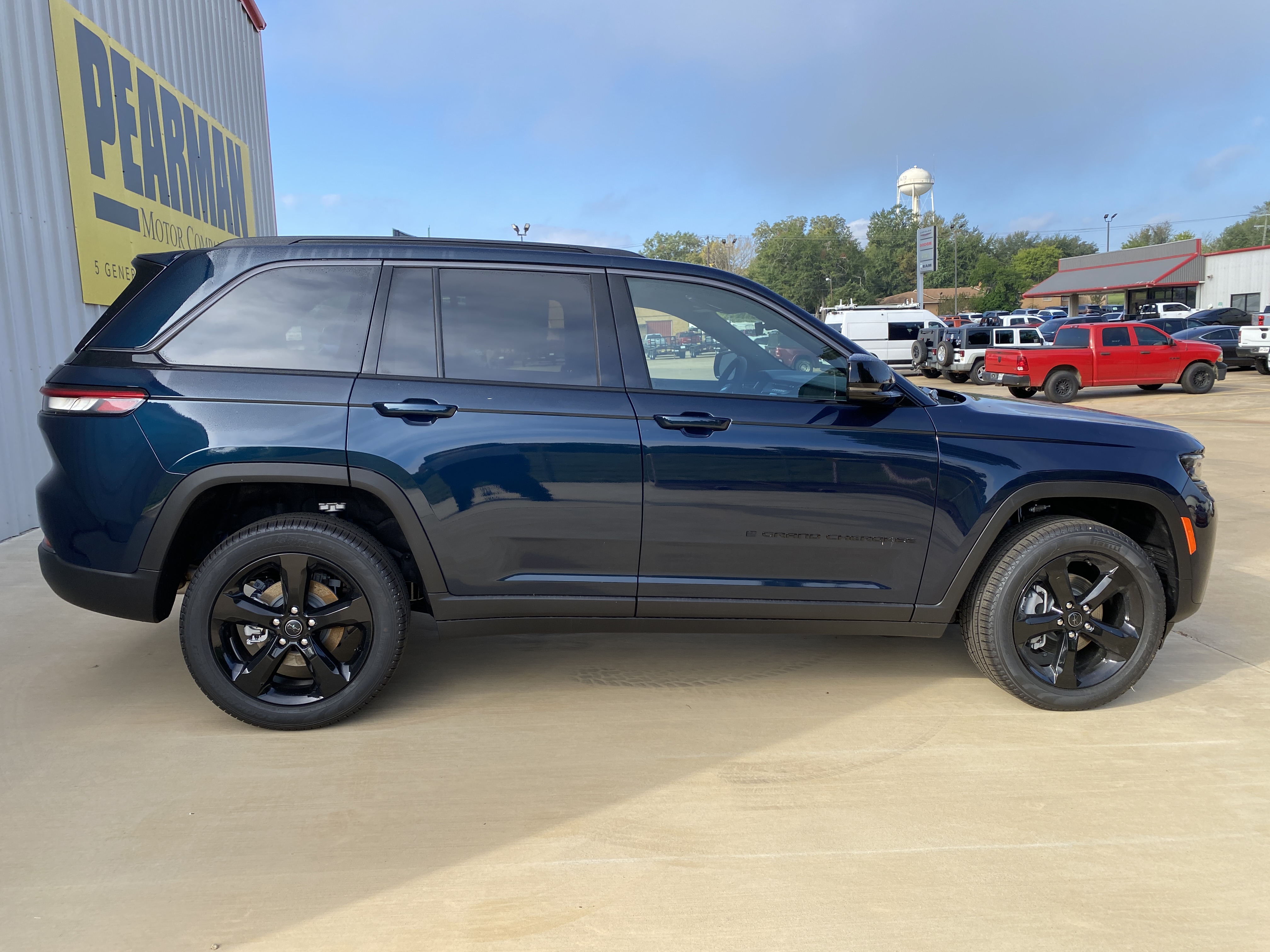New 2027 Jeep Grand Cherokee LIMITED 4X4 Sport Utility 1C4RJHBR0V8165988 for sale in Alto, TX