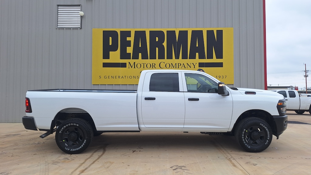 New 2026 Ram 3500 TRADESMAN CREW CAB 4X4 8' BOX Pickup