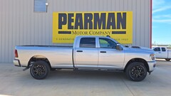 2026 Ram 2500 BLACK EXPRESS CREW CAB 4X4 8' BOX Pickup TG281594
